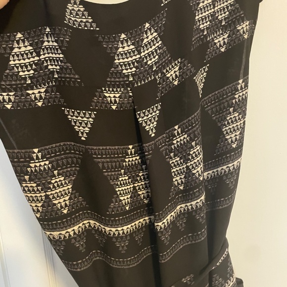 BCBG MAX AZRIA Printed Dress - Picture 7 of 9